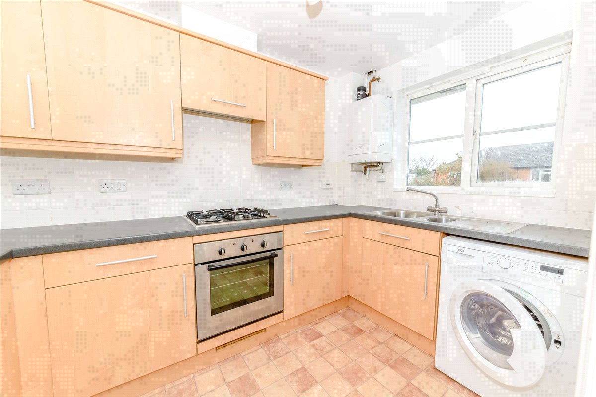 2 bedroom Flat, St. Michaels Road, Newbury, RG14 - Sold STC, Image 1