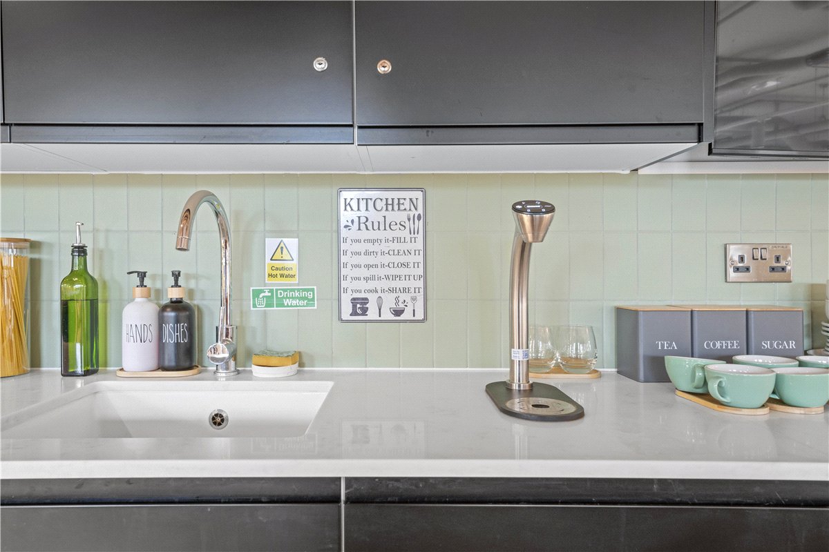 3 bedroom Flat, Heartwell Avenue, London, E16 - Let Agreed, Image 9