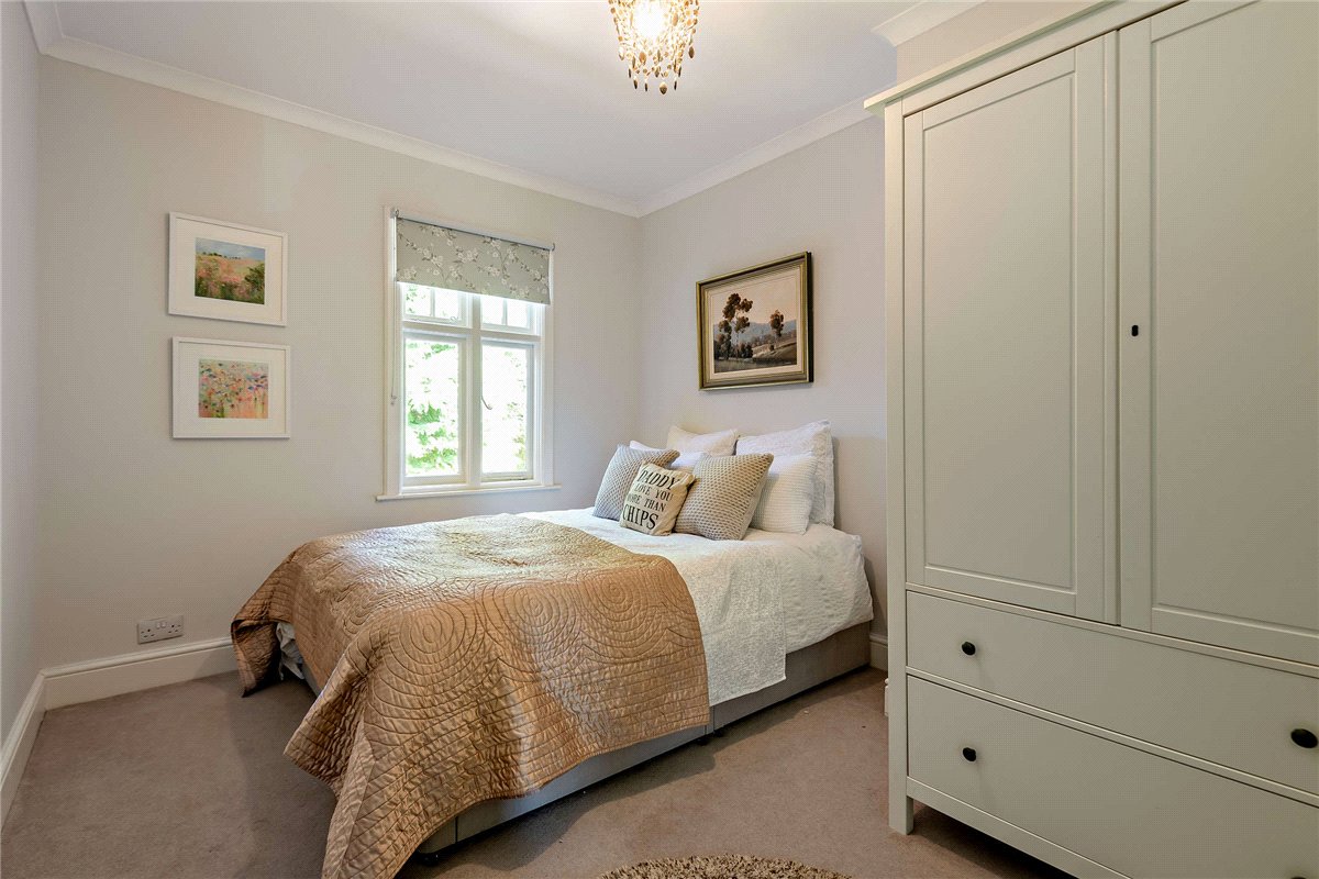5 bedroom House, Fairview, Andover Road, RG14 - Available, Image 20