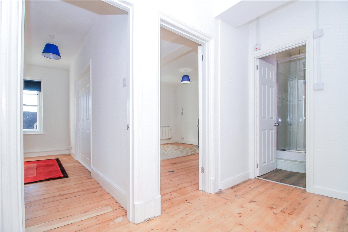 2 bedroom Flat, High Street, Witney, OX28 - , Image 7