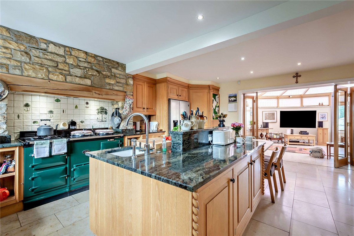 5 bedroom House, York Road, Wetherby, LS22 - Available, Image 1