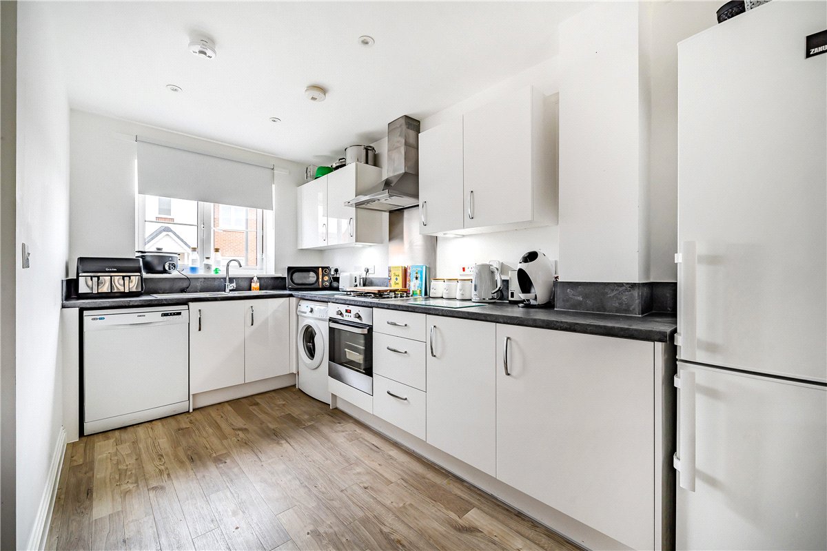 2 bedroom House, Rome Avenue, Aylesbury, HP21 - Let Agreed, Image 3