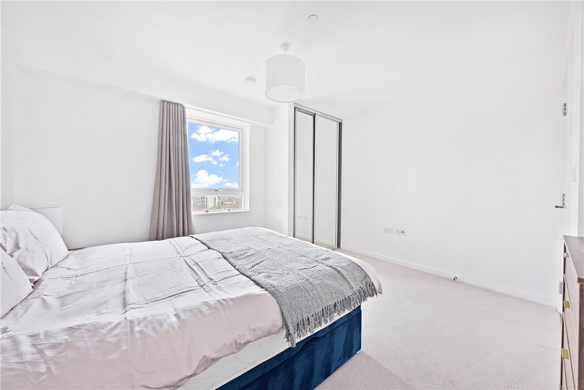 2 bedroom Flat, Heartwell Avenue, London, E16 - , Image 16