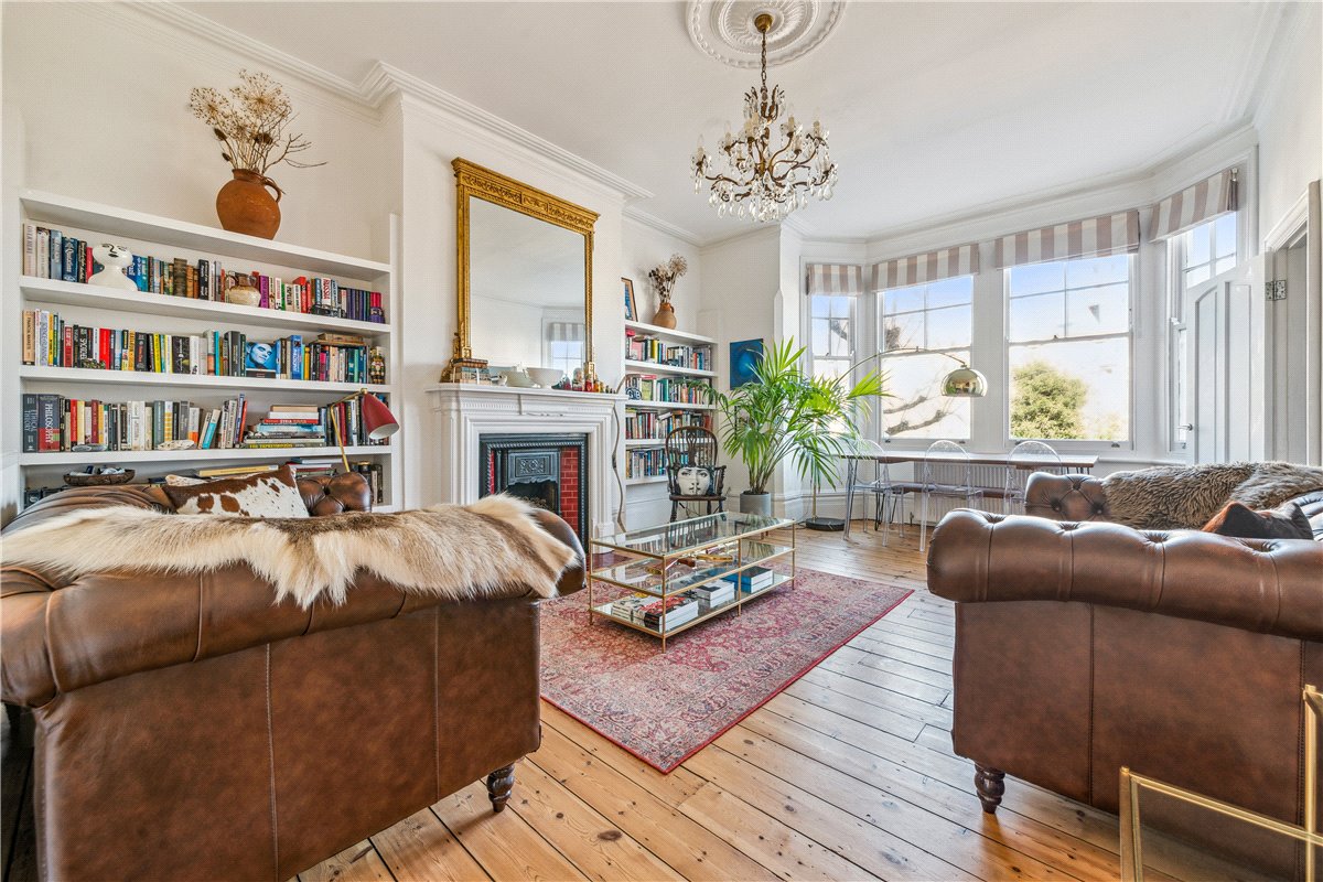 2 bedroom Flat, Mayford Road, London, SW12 - Sold