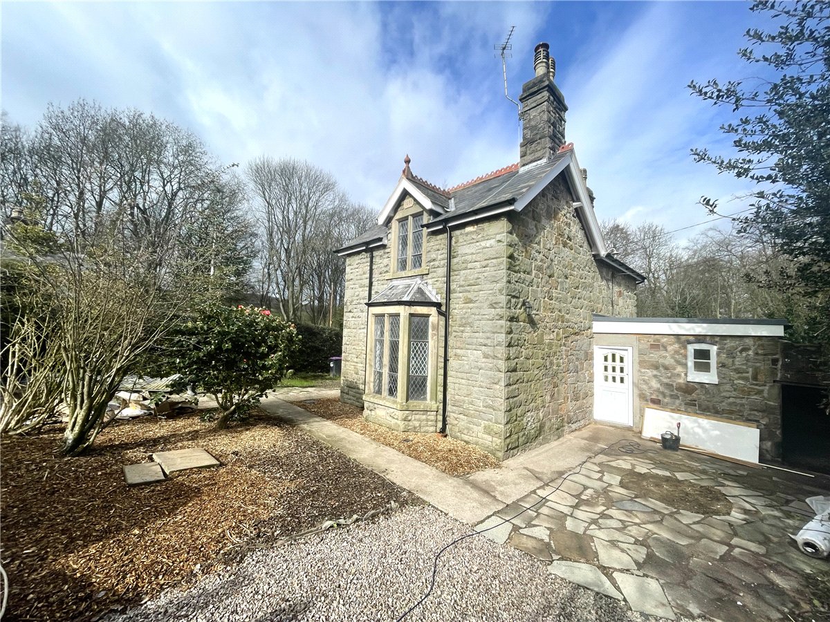 2 bedroom House, Pentre Pant, Oswestry, SY10 - Available