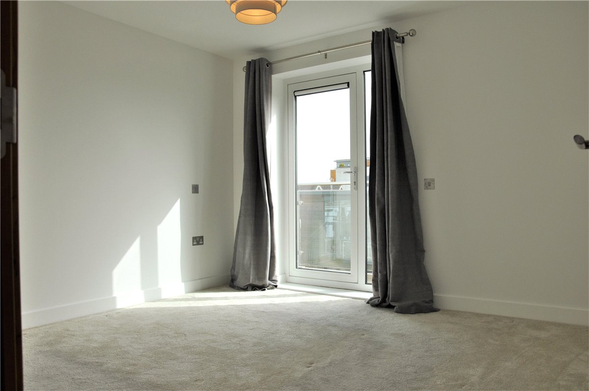 2 bedroom Flat, Park Way, Newbury, RG14 - Let Agreed, Image 4