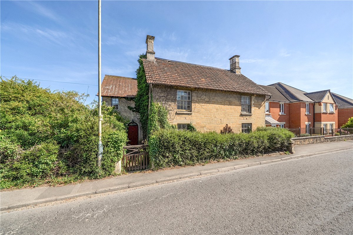 4 bedroom House, Oxford Road, Calne, SN11 - Available