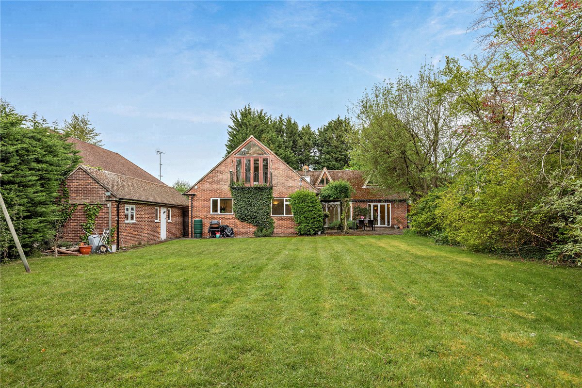 5 bedroom House, Andover Road, Newbury, RG14 - Available, Image 36