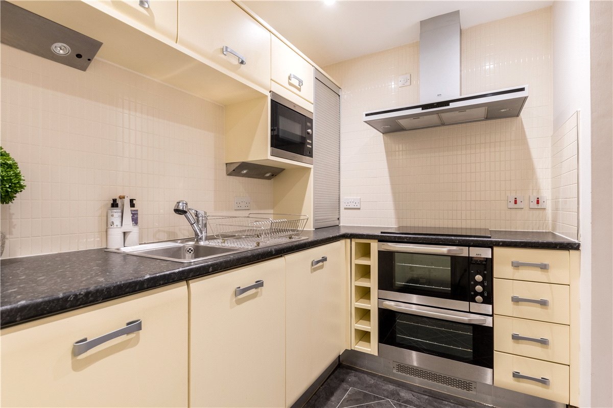 2 bedroom Flat, Mill Mount, York, YO24 - Available, Image 3