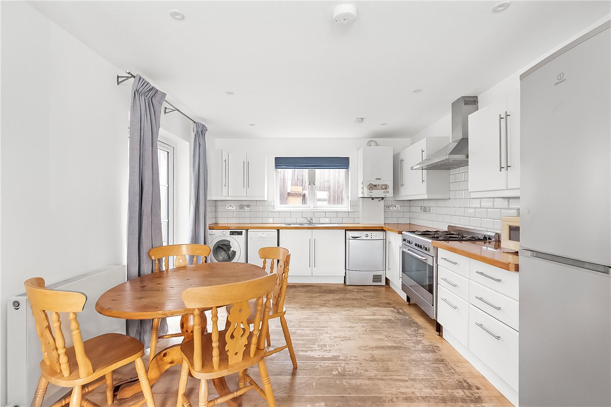 3 bedroom House, Mexfield Road, London, SW15 - Available