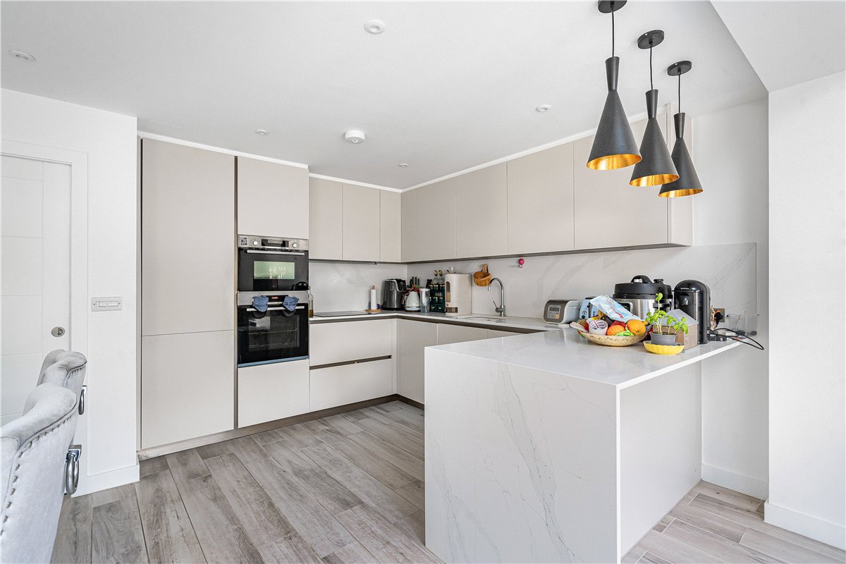 3 bedroom House, Moore Close, Cambridge, CB4 - Available, Image 1