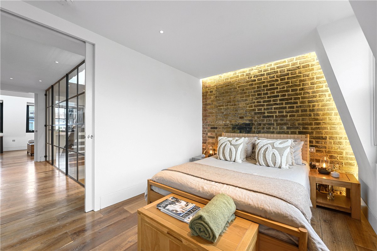 2 bedroom Flat, Great Titchfield Street, London, W1W - , Image 11