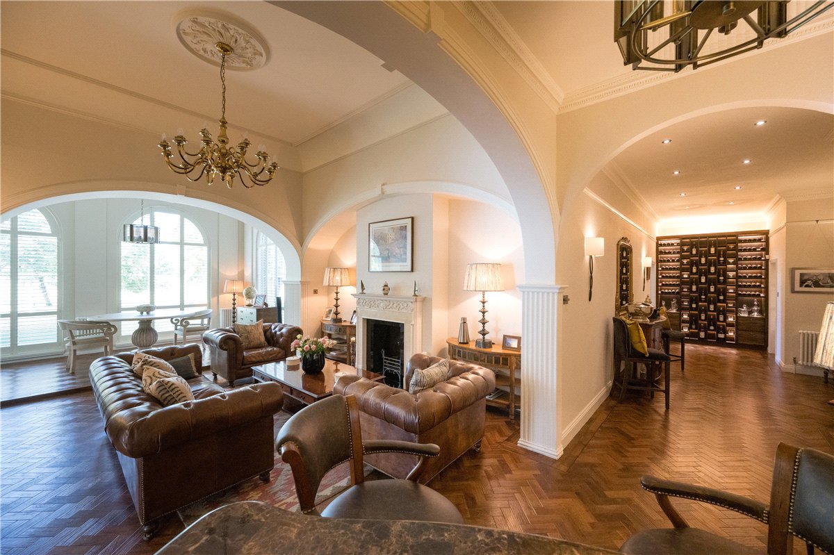 4 bedroom House, Windsor Court, West Park, HG1 - Available, Image 1