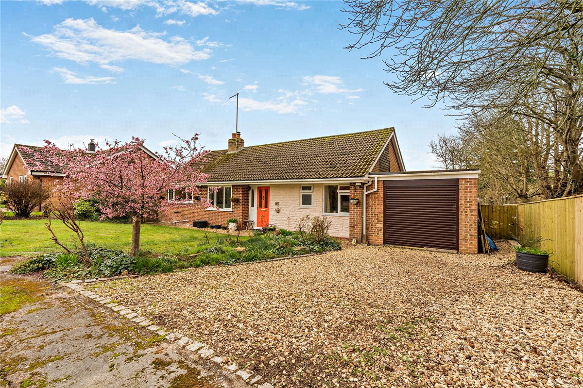 3 bedroom Bungalow, Downs Close, Eastbury, RG17 - Available, Image 19