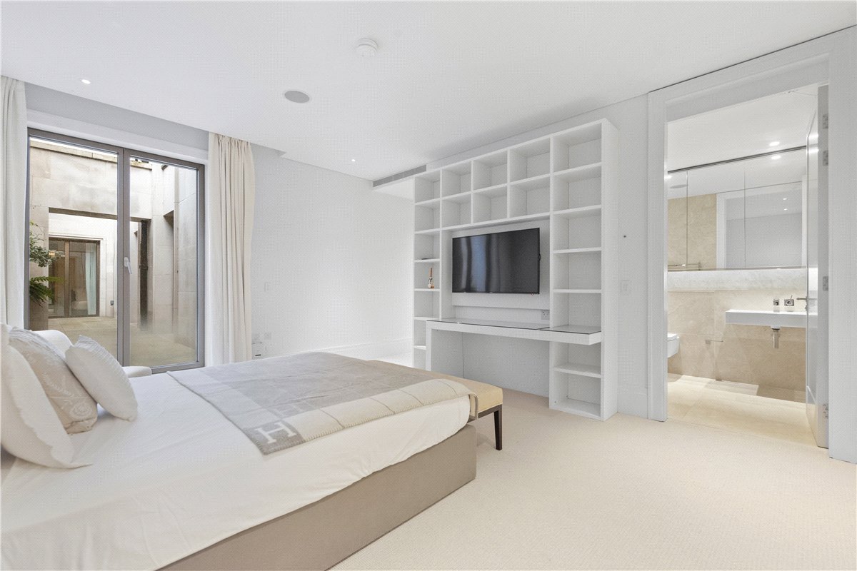 4 bedroom Flat, Chelsea Manor Street, Chelsea, SW3 - Available, Image 20