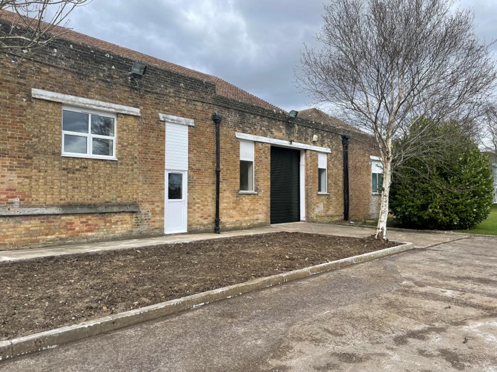 7000 Sq Ft, Cotswold Business Park & Airport, Cirencester, GL7 - Available, Image 3