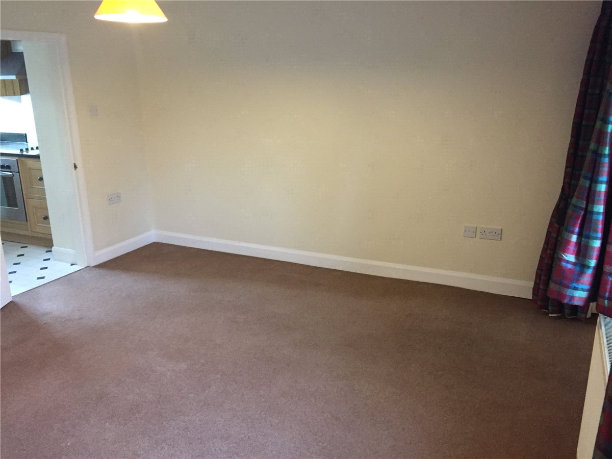 3 bedroom House, The Green, North Deighton, LS22 - , Image 5