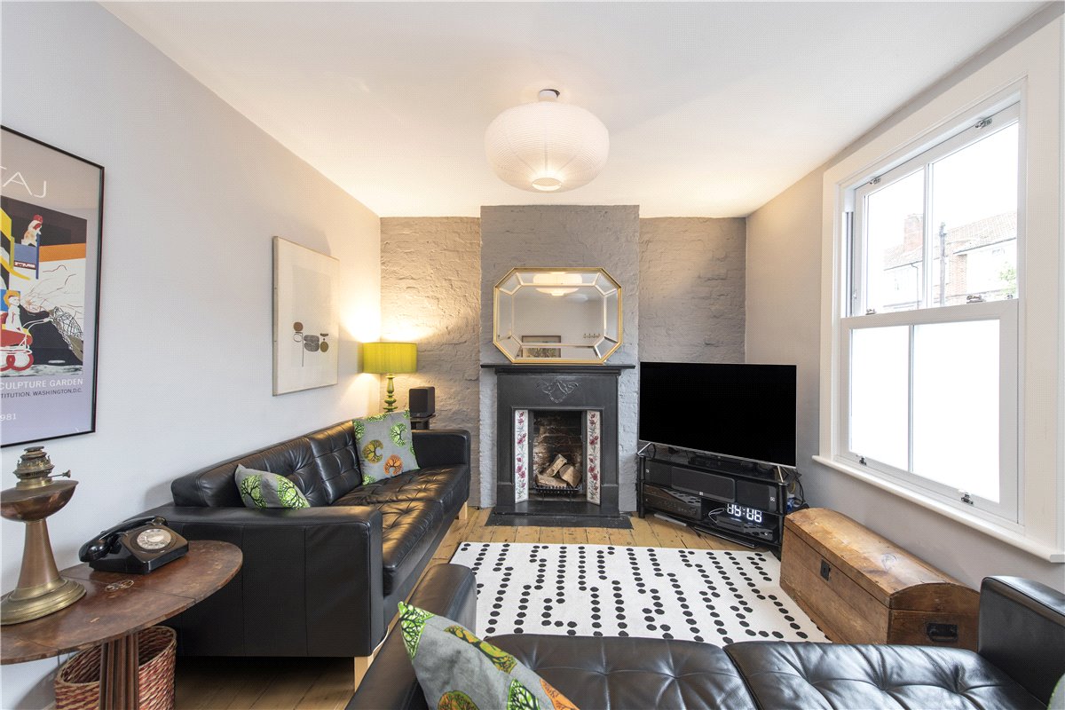 2 bedroom House, Fountain Road, London, SW17 - Sold
