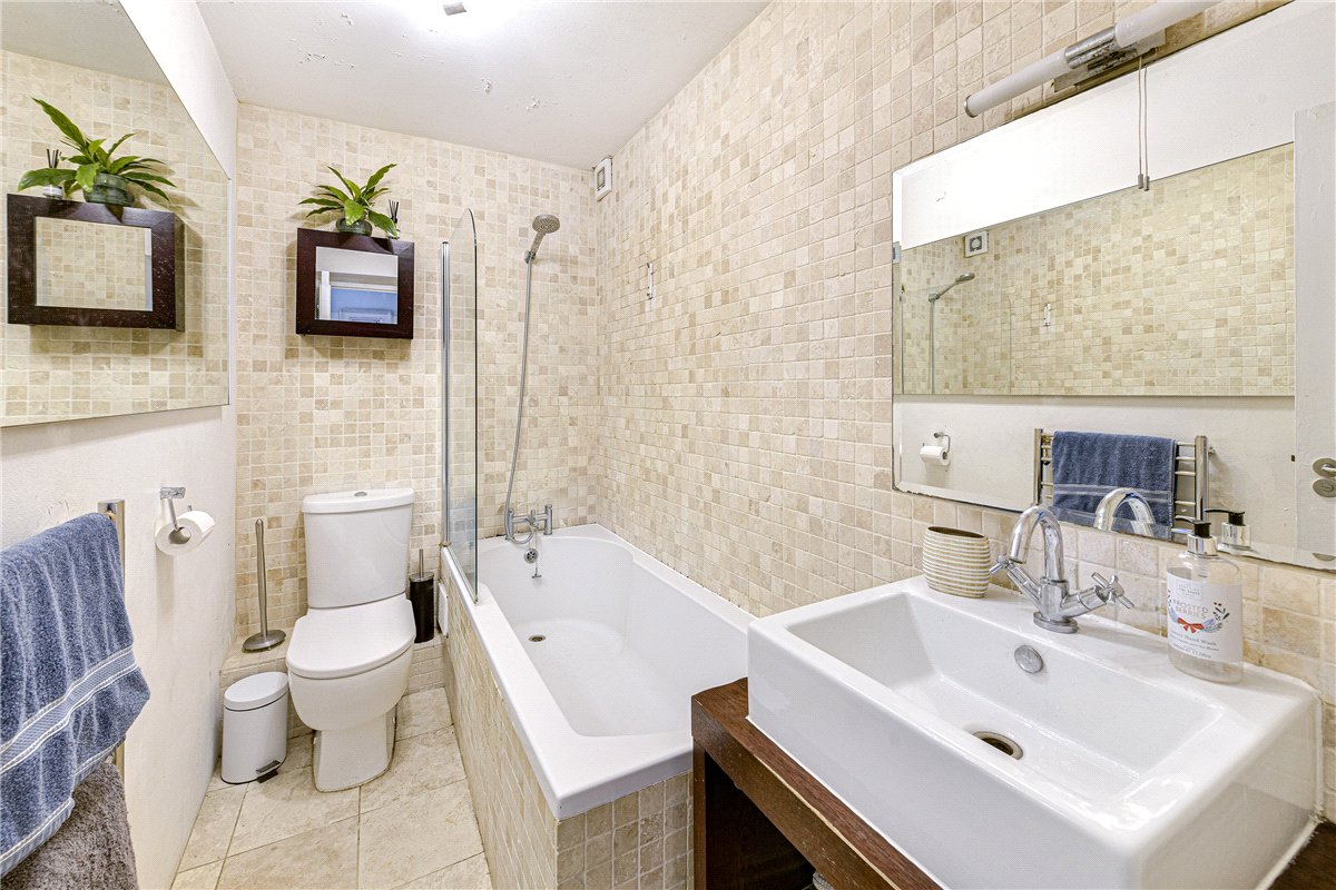2 bedroom Flat, Nightingale Lane, London, SW12 - Available, Image 10