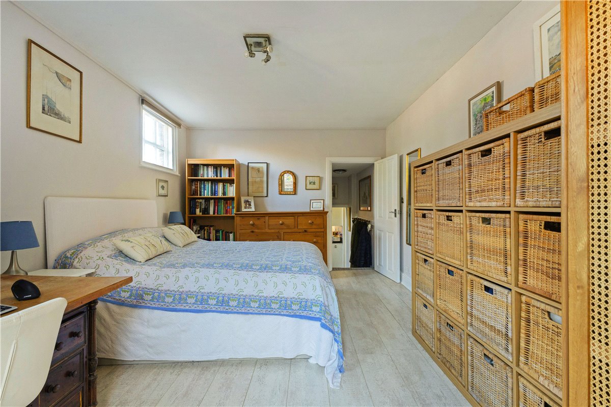 3 bedroom House, Neates Yard, Marlborough, SN8 - Sold, Image 15