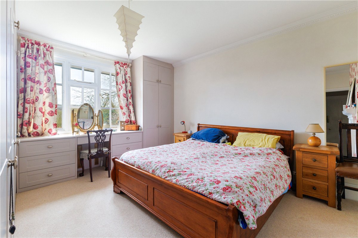 5 bedroom House, Bath Road, Marlborough, SN8 - Available, Image 15