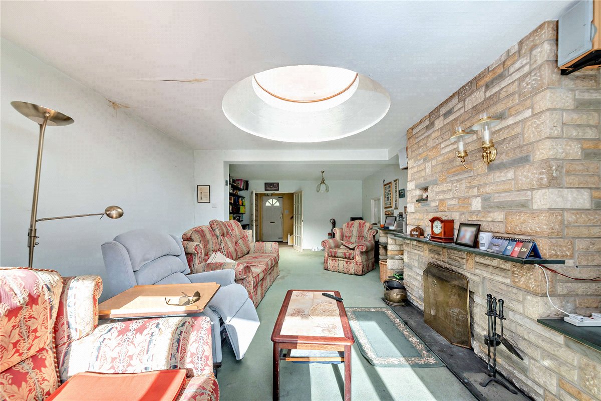 4 bedroom House, Clarendon Gardens, Newbury, RG14 - Available, Image 3