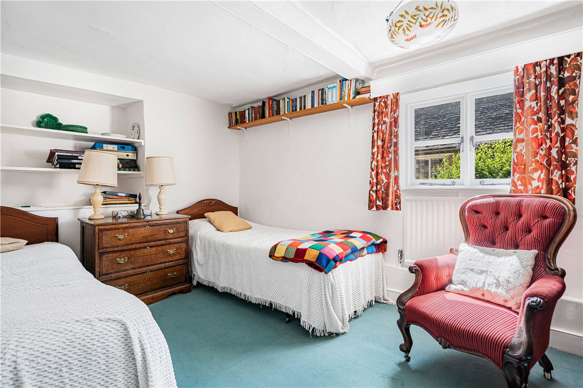 5 bedroom Cottage, High Street, Bampton, OX18 - Available, Image 13