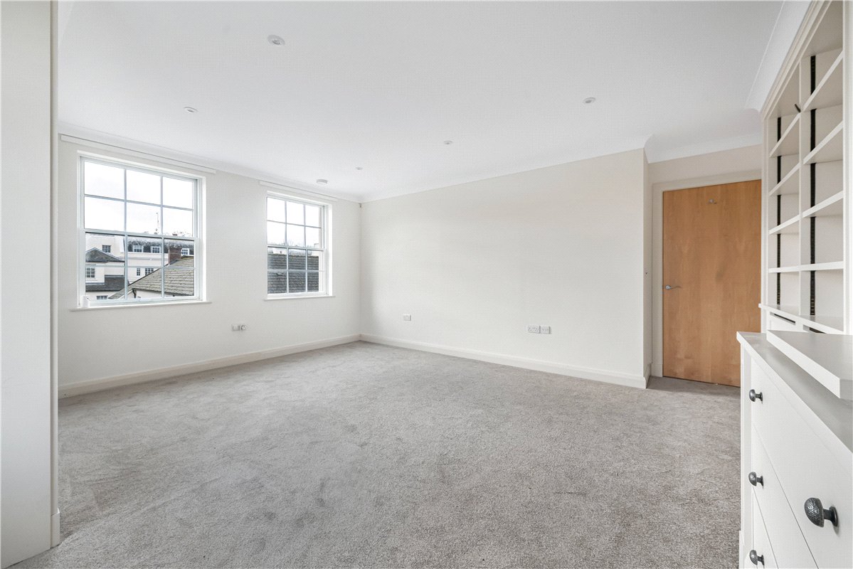 2 bedroom Flat, Ford Road, Tortington, BN18 - Available, Image 19