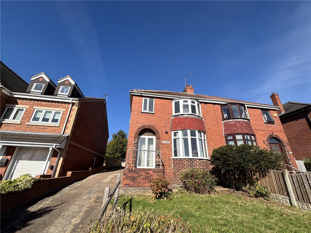 3 bedroom House, Doncaster Road, Mexborough, S64 - Available
