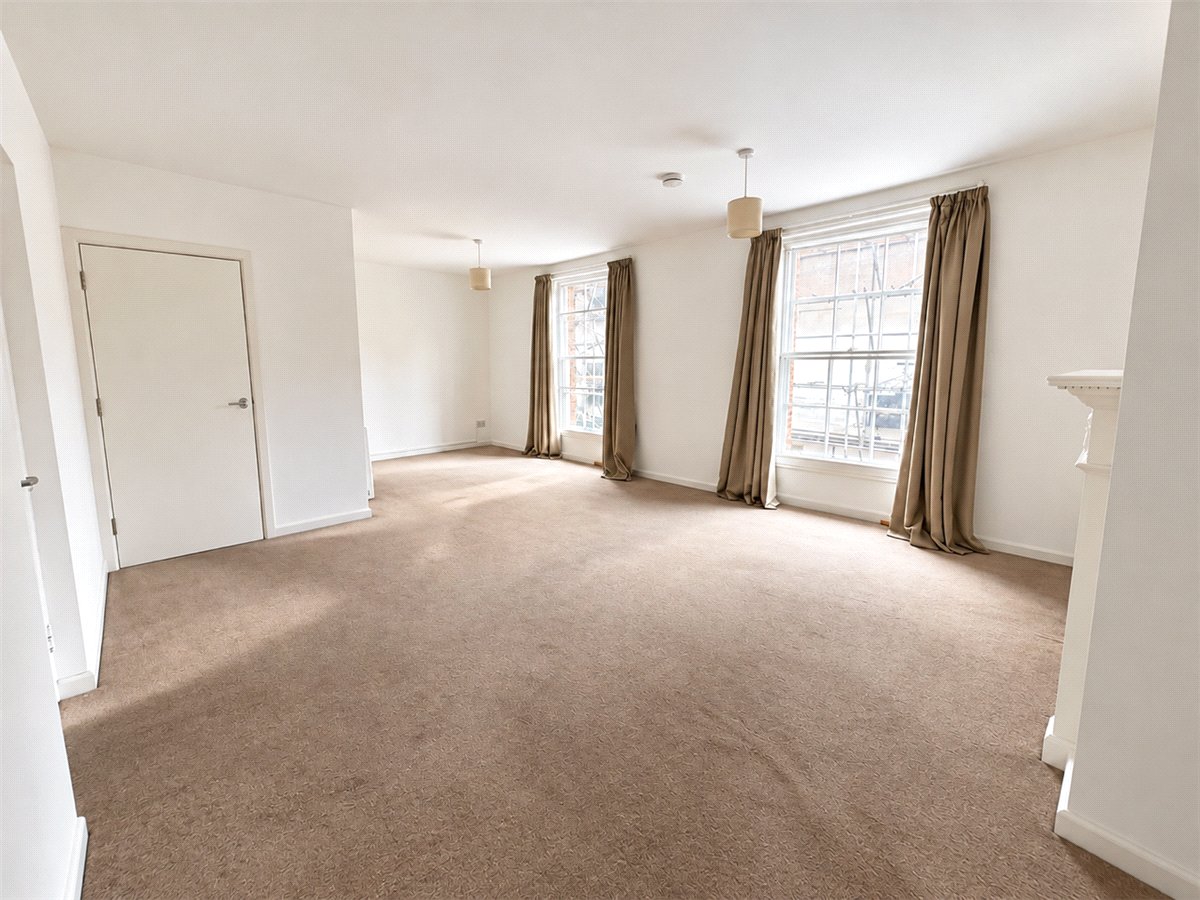 2 bedroom Flat, Little Minster Street, Winchester, SO23 - Available, Image 1