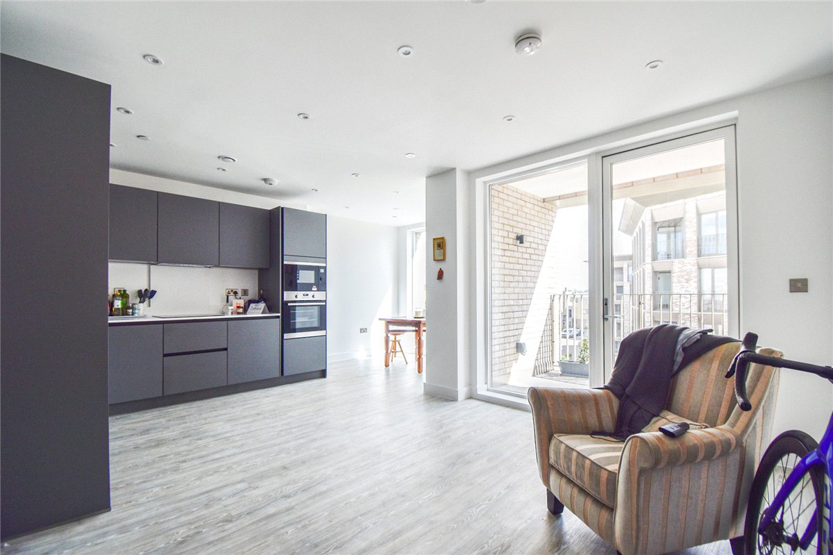 2 bedroom Flat, Aston Terrace, Cambridge, CB3 - Let Agreed, Image 3