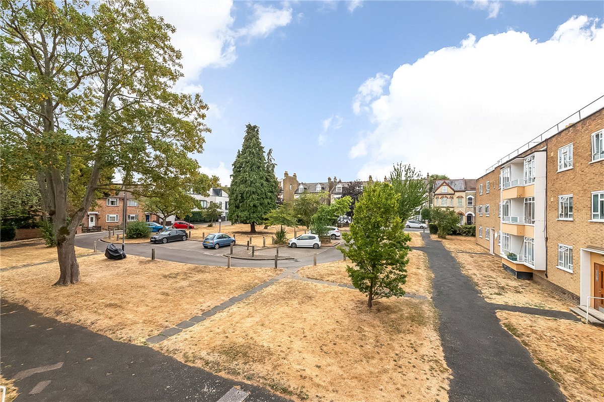 2 bedroom Flat, St. James's Close, London, SW17 - Available, Image 12