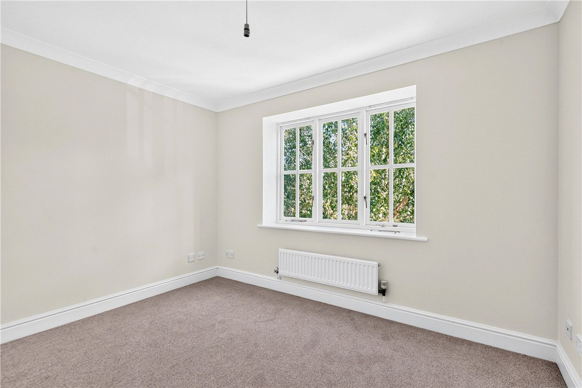 5 bedroom House, Whitethorn Close, Stoke Mandeville, HP22 - Available, Image 16