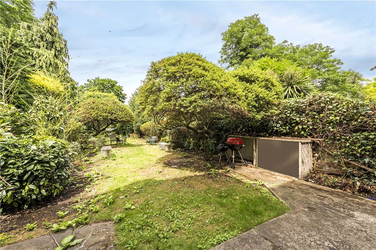 2 bedroom Flat, North Side Wandsworth Common, London, SW18 - Available, Image 14