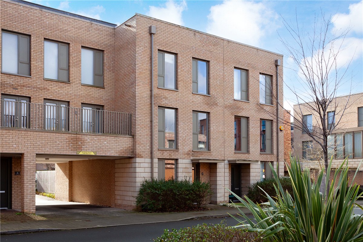 3 bedroom House, Joseph Terry Grove, York, YO23 - Available