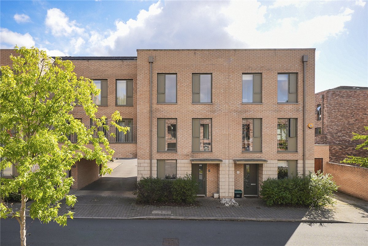 3 bedroom House, Joseph Terry Grove, York, YO23 - Available
