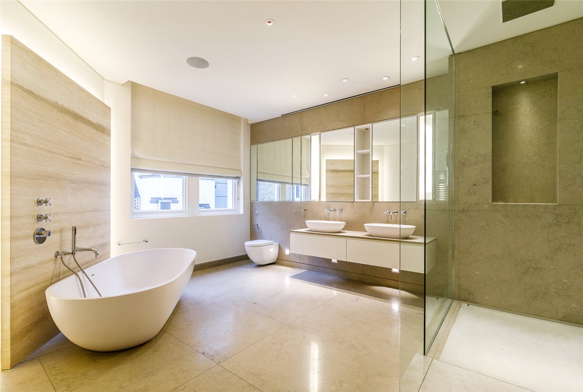 3 bedroom Flat, Duke Street, Mayfair, W1K - Available, Image 2