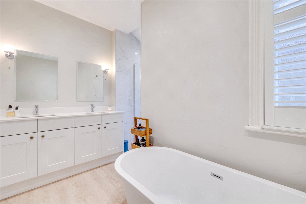2 bedroom Flat, Niton Street, Bishops Park, SW6 - Let Agreed, Image 12