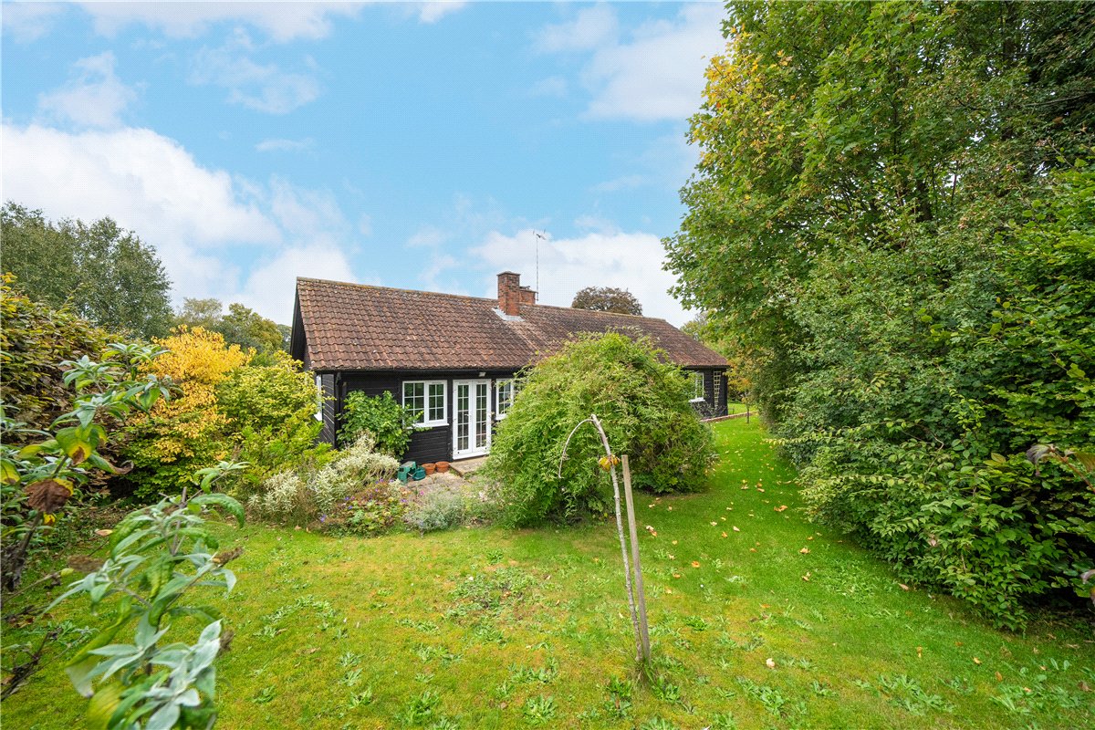 3 bedroom Bungalow, Paddock Field, Chilbolton, SO20 - Available, Image 9