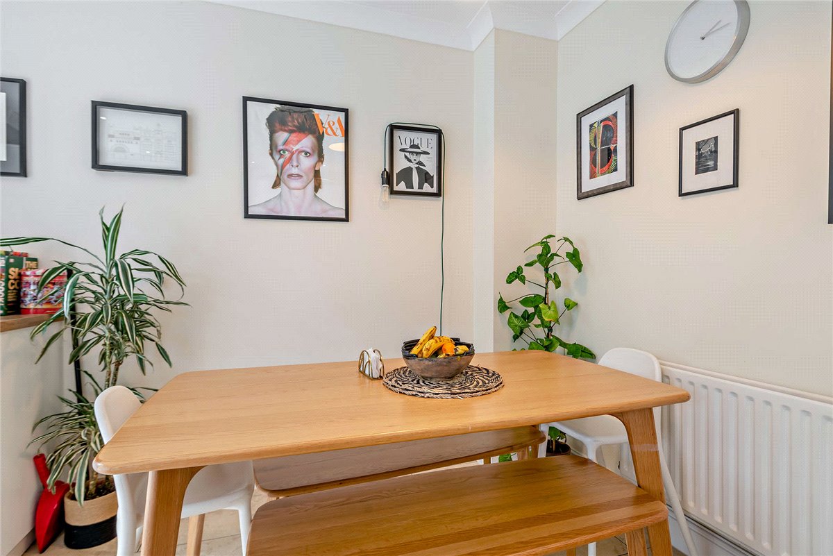 3 bedroom House, Cornes Close, Winchester, SO22 - Sold, Image 8