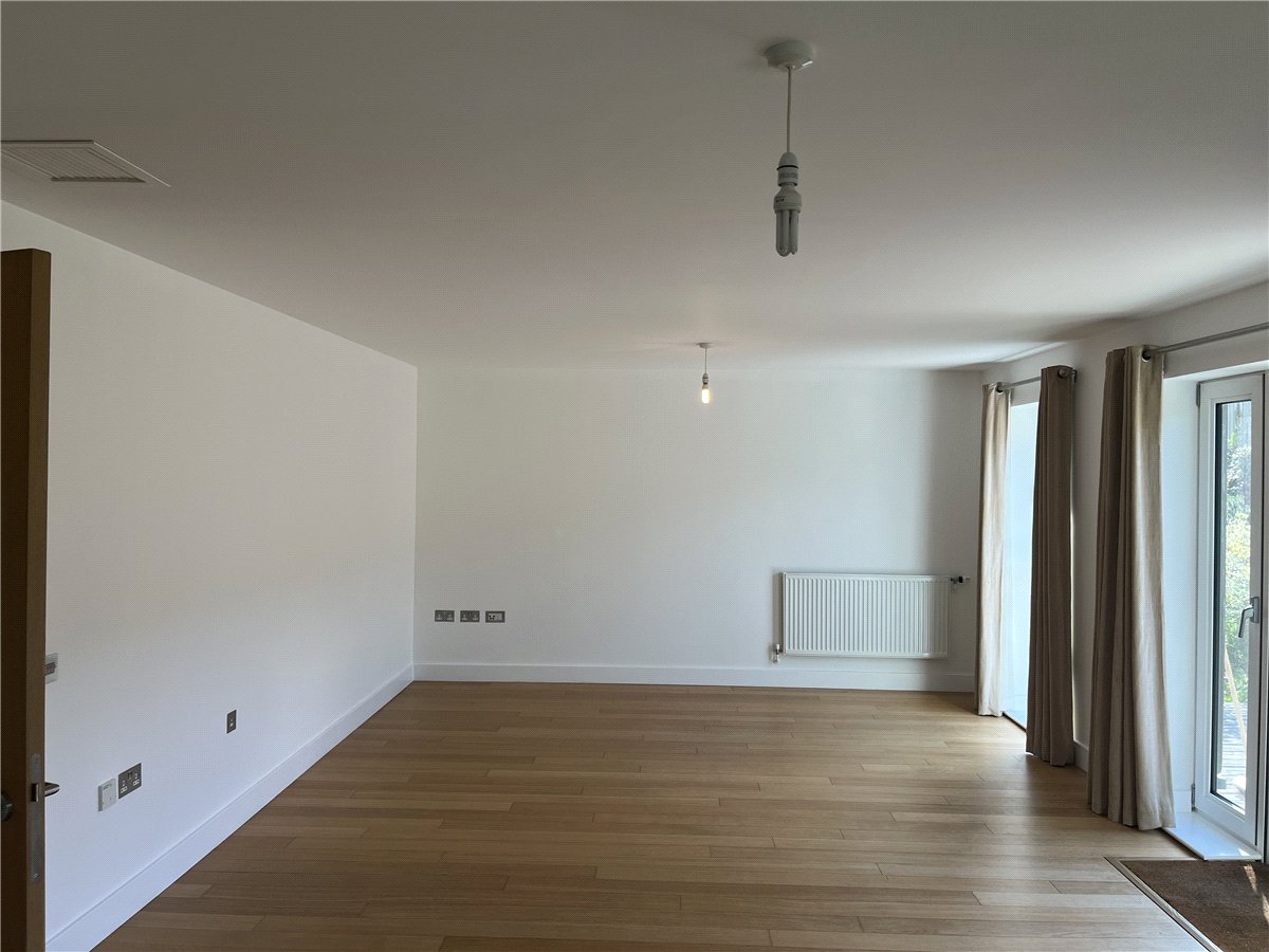 2 bedroom Flat, Park Way, Newbury, RG14 - Let Agreed, Image 6