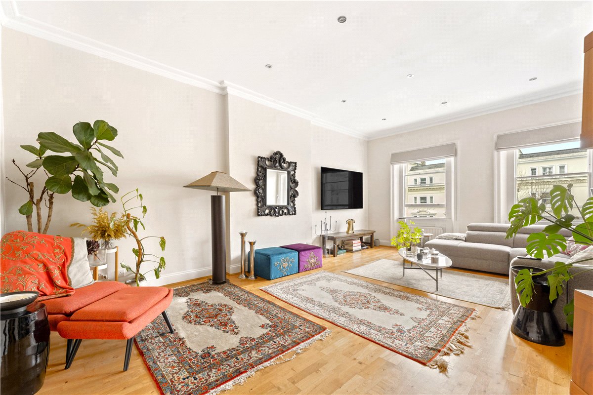 3 bedroom Flat, Queens Gate, South Kensington, SW7 - Available