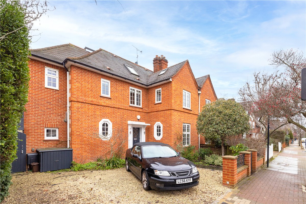 5 bedroom House, Ellerton Road, London, SW18 - Available
