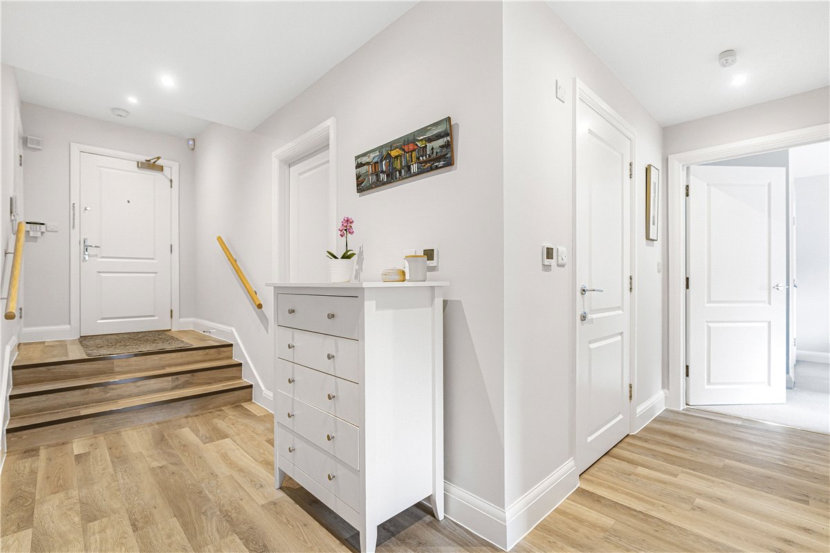 2 bedroom Flat, Cumnor Hill, Oxford, OX2 - Sold, Image 2