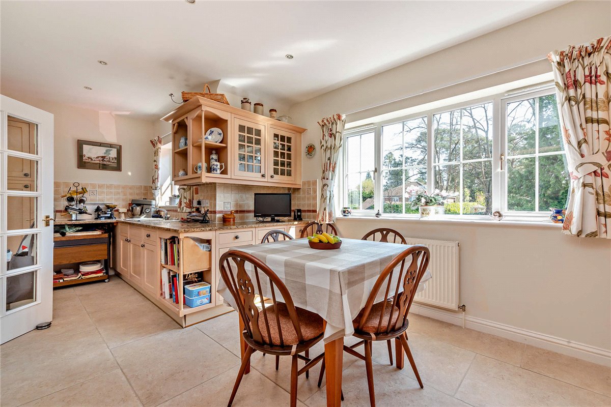 3 bedroom Flat, Woodridge, Newbury, RG14 - Available, Image 5