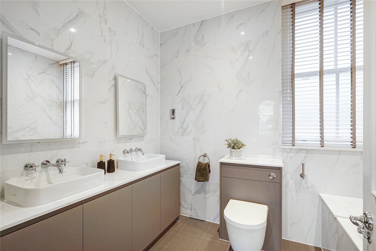 4 bedroom Flat, Gloucester Road, South Kensington, SW7 - Available, Image 3