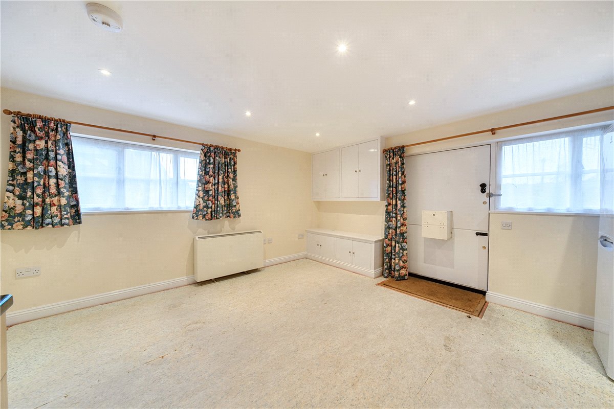 1 bedroom House, George Lane, Marlborough, SN8 - Available, Image 1