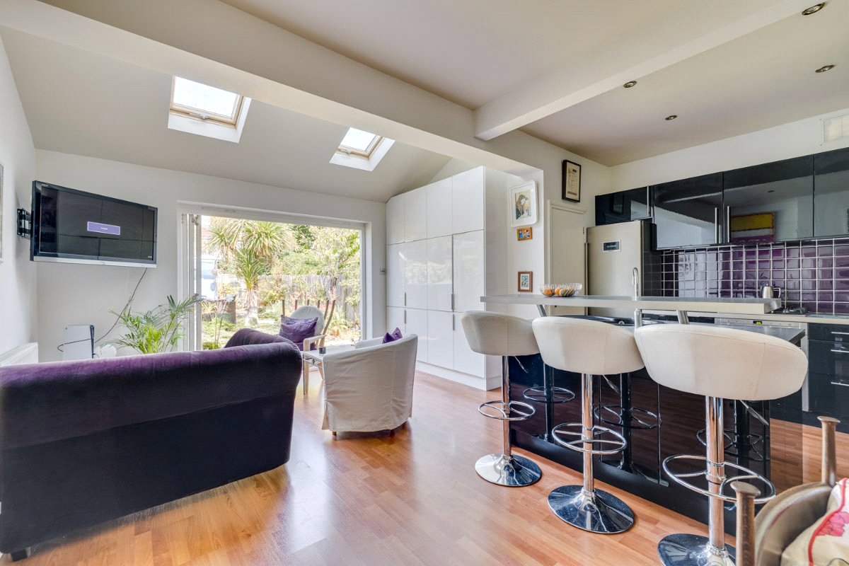 4 bedroom House, Kingsway, London, SW14 - Available, Image 7