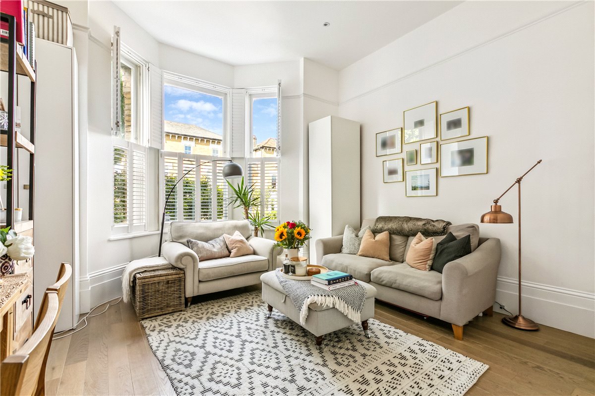 1 bedroom Flat, St. Martins Court, Trinity Road, London, SW17 - Sold