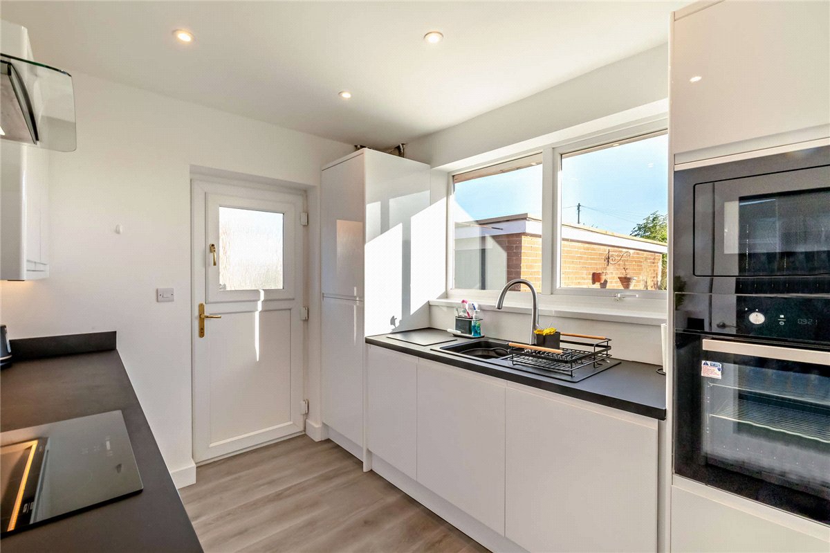 2 bedroom Bungalow, Beckwith Road, Harrogate, HG2 - Available, Image 3
